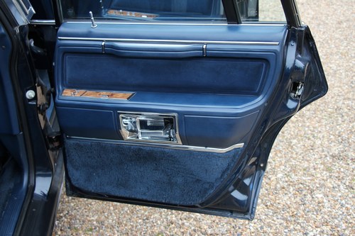 1986 Lincoln Town Car Signature Series In vendita (immagine 30 di 182)