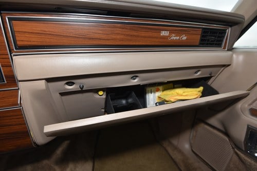 1988 Lincoln Town Car zum Verkauf (Bild 39 von 119)