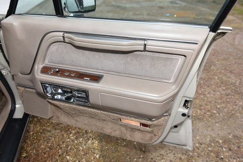 1988 Lincoln Town Car zum Verkauf (Bild 49 von 119)