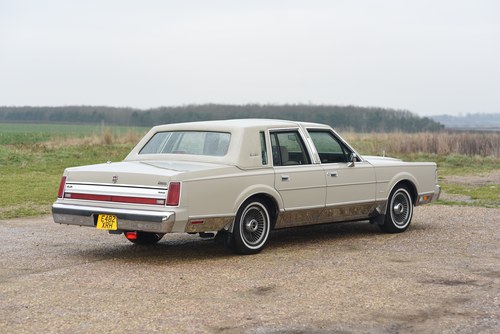 1988 Lincoln Town Car zum Verkauf (Bild 15 von 119)