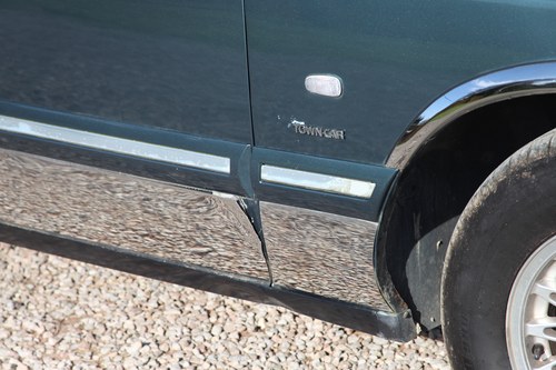 NO RESERVE - 1995 Lincoln Town Car In vendita (immagine 73 di 143)