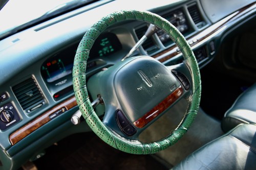 NO RESERVE - 1995 Lincoln Town Car In vendita (immagine 41 di 143)