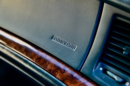 NO RESERVE - 1995 Lincoln Town Car In vendita (immagine 51 di 143)