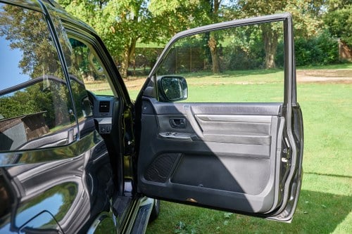 2013 Mitsubishi Shogun Warrior DI-D SWB AUTO For Sale (picture 30 of 157)