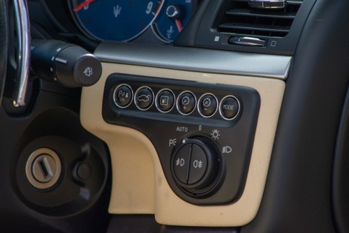 2012 Maserati GranCabrio Auto à vendre (picture 28 of 102)