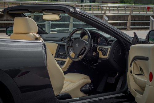 2012 Maserati GranCabrio Auto à vendre (picture 15 of 102)
