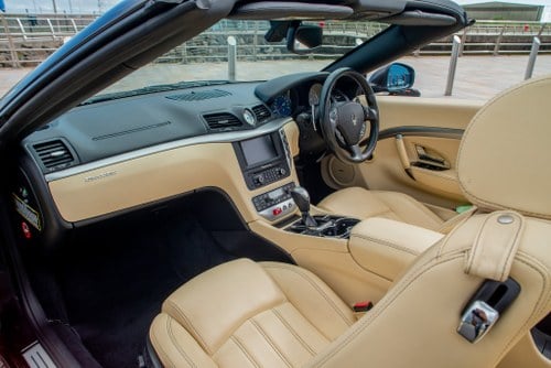 2012 Maserati GranCabrio Auto à vendre (picture 13 of 102)