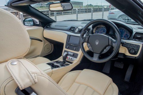 2012 Maserati GranCabrio Auto à vendre (picture 18 of 102)