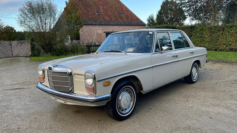 1971 Mercedes-Benz 220D (W115) For Sale (picture 1 of 79)