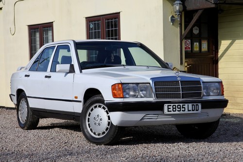 NO RESERVE - 1988 Mercedes-Benz 190 In vendita (immagine 2 di 94)