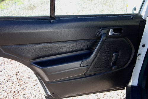 NO RESERVE - 1988 Mercedes-Benz 190 In vendita (immagine 43 di 94)