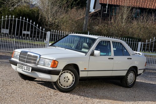 NO RESERVE - 1988 Mercedes-Benz 190 In vendita (immagine 9 di 94)