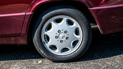 1993 Mercedes-Benz 190E 2.0 Te koop (foto 10 van 139)