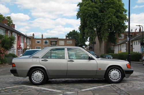 NO RESERVE - 1989 Mercedes-Benz 190e 2.6 à vendre (picture 9 of 96)