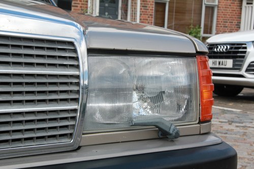 NO RESERVE - 1989 Mercedes-Benz 190e 2.6 à vendre (picture 62 of 96)