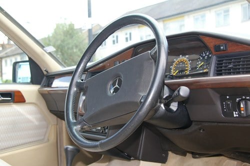 NO RESERVE - 1989 Mercedes-Benz 190e 2.6 à vendre (picture 28 of 96)