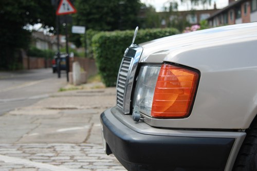 NO RESERVE - 1989 Mercedes-Benz 190e 2.6 à vendre (picture 65 of 96)