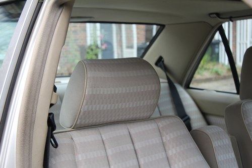 NO RESERVE - 1989 Mercedes-Benz 190e 2.6 à vendre (picture 40 of 96)