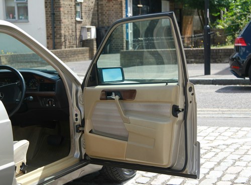 NO RESERVE - 1989 Mercedes-Benz 190e 2.6 à vendre (picture 20 of 96)