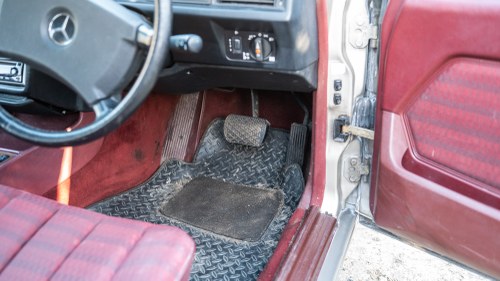 1990 Mercedes-Benz W201 190E 2.0 In vendita (immagine 15 di 162)