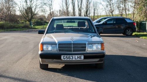1990 Mercedes-Benz W201 190E 2.0 In vendita (immagine 2 di 162)