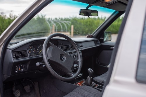 NO RESERVE - 1987 Mercedes-Benz 190E In vendita (immagine 26 di 175)