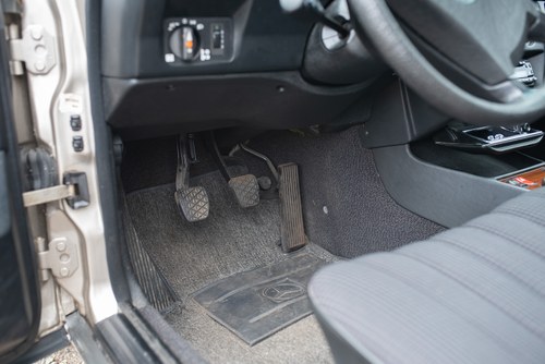 NO RESERVE - 1987 Mercedes-Benz 190E In vendita (immagine 80 di 175)