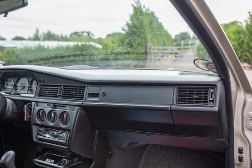 NO RESERVE - 1987 Mercedes-Benz 190E In vendita (immagine 73 di 175)