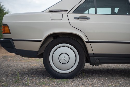 NO RESERVE - 1987 Mercedes-Benz 190E In vendita (immagine 23 di 175)