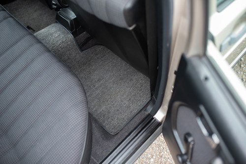 NO RESERVE - 1987 Mercedes-Benz 190E In vendita (immagine 42 di 175)