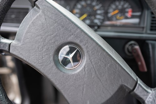 NO RESERVE - 1987 Mercedes-Benz 190E In vendita (immagine 54 di 175)