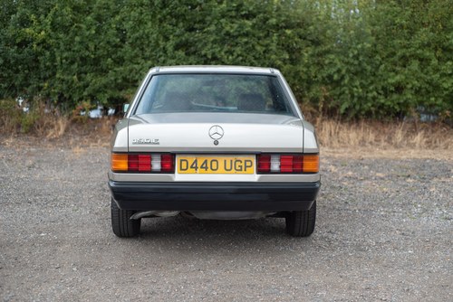 NO RESERVE - 1987 Mercedes-Benz 190E In vendita (immagine 15 di 175)