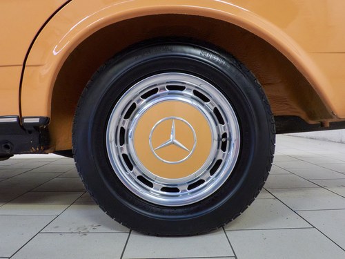 1977 Mercedes-Benz 200D (W123) For Sale (picture 21 of 96)