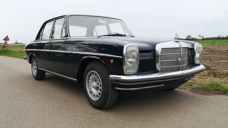 1968 Mercedes-Benz 200 W115 For Sale (picture 1 of 42)