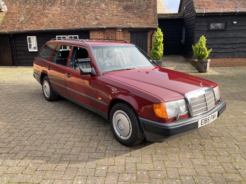1987 Mercedes-Benz 200 T Estate (S124) zum Verkauf (Bild 1 von 216)