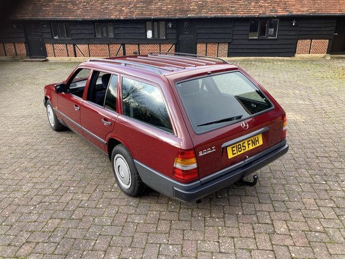 1987 Mercedes-Benz 200 T Estate (S124) zum Verkauf (Bild 21 von 216)