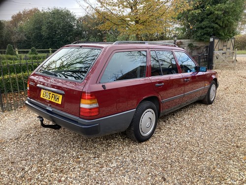 1987 Mercedes-Benz 200 T Estate (S124) zum Verkauf (Bild 5 von 216)