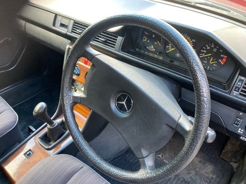 1987 Mercedes-Benz 200 T Estate (S124) zum Verkauf (Bild 28 von 216)