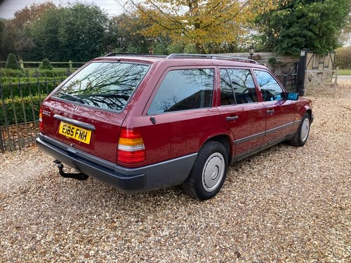 1987 Mercedes-Benz 200 T Estate (S124) zum Verkauf (Bild 2 von 216)