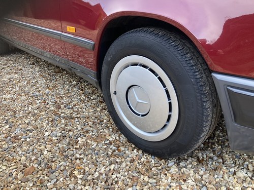 1987 Mercedes-Benz 200 T Estate (S124) zum Verkauf (Bild 27 von 216)