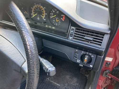 1987 Mercedes-Benz 200 T Estate (S124) zum Verkauf (Bild 33 von 216)