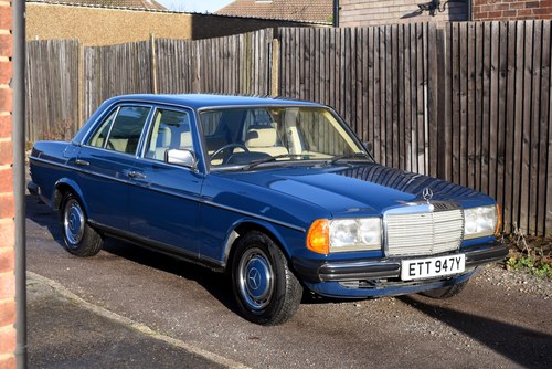 1983 Mercedes-Benz 200 (W123) à vendre (picture 10 of 198)