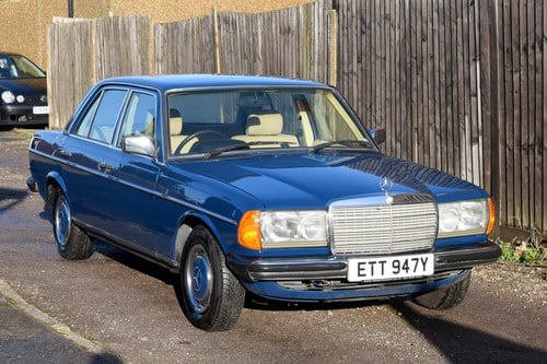 1983 Mercedes-Benz 200 (W123) à vendre (picture 11 of 198)