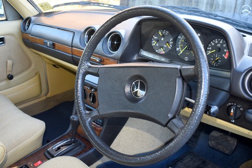 1983 Mercedes-Benz 200 (W123) à vendre (picture 25 of 198)