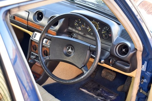 1983 Mercedes-Benz 200 (W123) à vendre (picture 27 of 198)