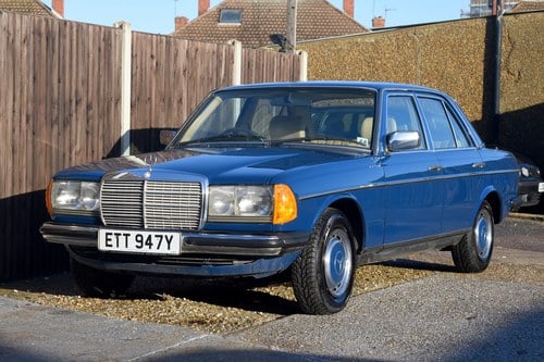 1983 Mercedes-Benz 200 (W123) à vendre (picture 7 of 198)