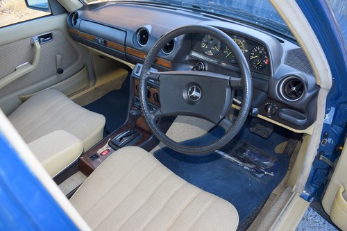 1983 Mercedes-Benz 200 (W123) à vendre (picture 24 of 198)