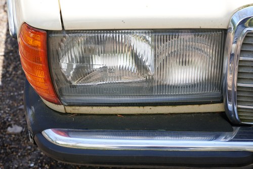 NO RESERVE - 1984 Mercedes Benz 200 (W123) In vendita (immagine 66 di 91)