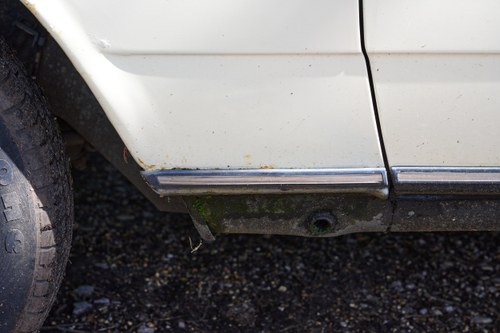 NO RESERVE - 1984 Mercedes Benz 200 (W123) In vendita (immagine 65 di 91)