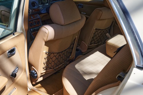 NO RESERVE - 1984 Mercedes Benz 200 (W123) In vendita (immagine 47 di 91)